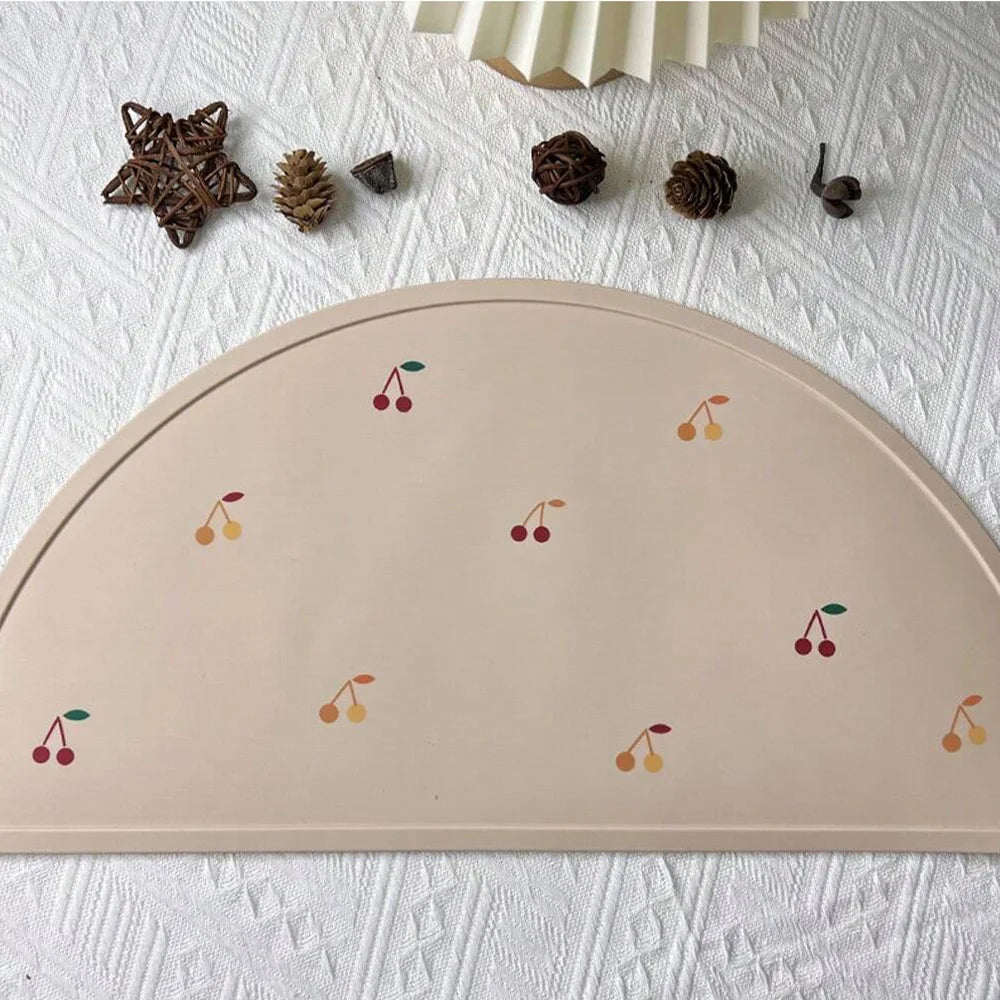 Non-Slip Silicone Table Mat – Foldable & Heat Resistant
