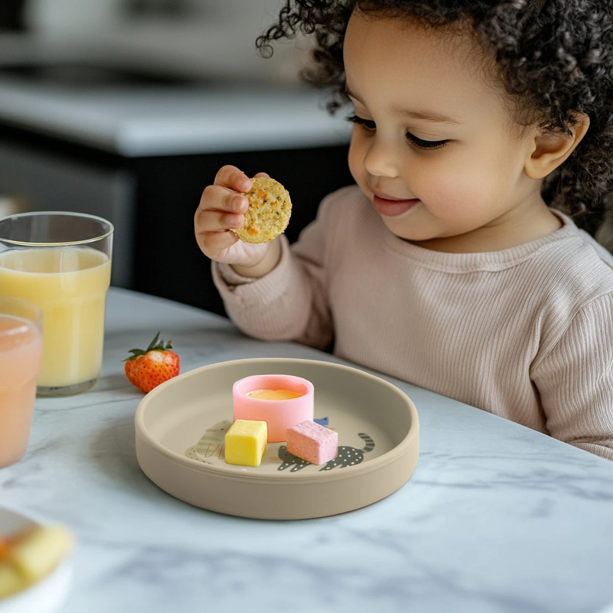 Silicone Baby Plate – Fun Dinosaur Tray for Self-Feeding