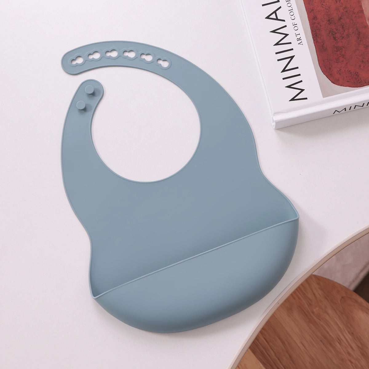 Adjustable Silicone Waterproof Baby Feeding Bib (BPA-Free)