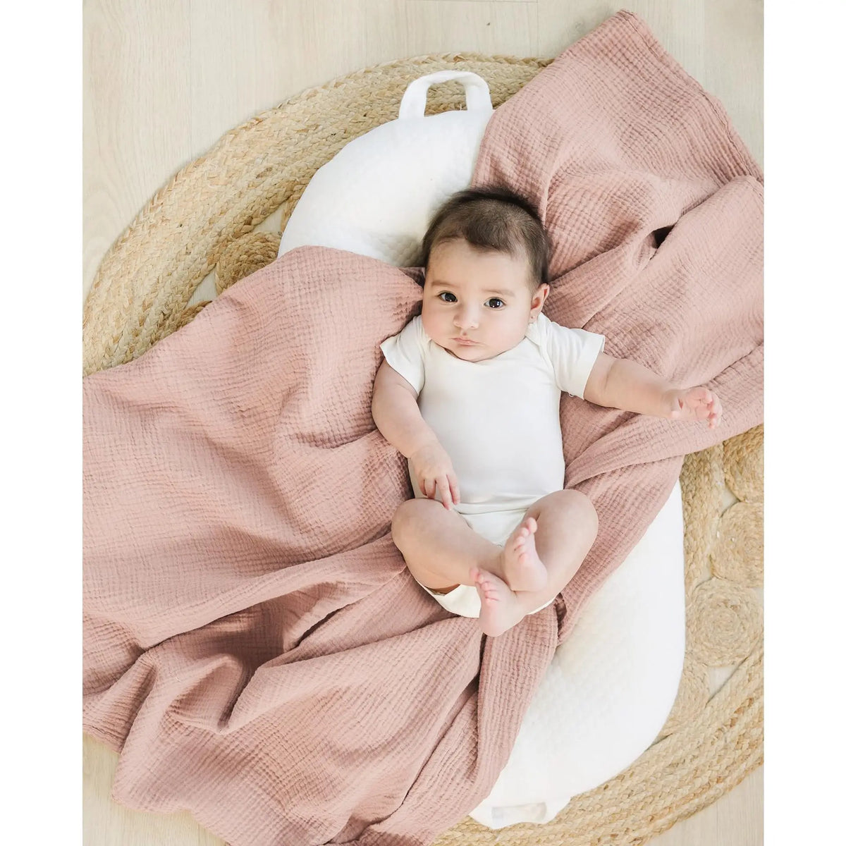 Ensemble de 2 couvertures d'emmaillotage pour bébé, en mousseline de coton doux, idéales pour accueillir un nouveau-né ou pour la poussette. Accessoires pour bébé.