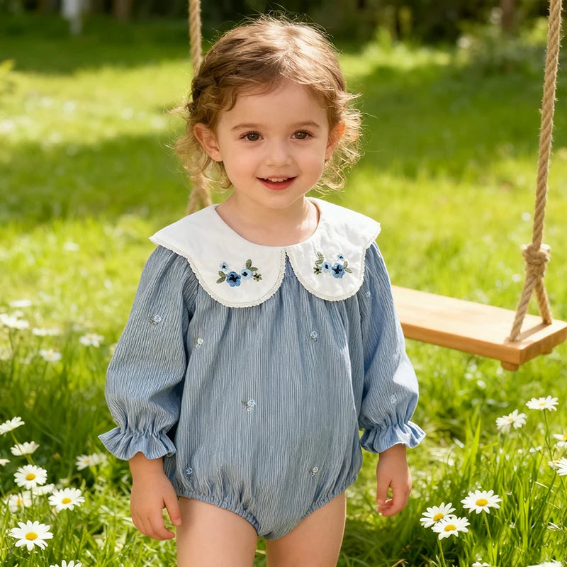 Barboteuse d'automne douillette pour tout-petit avec broderie florale