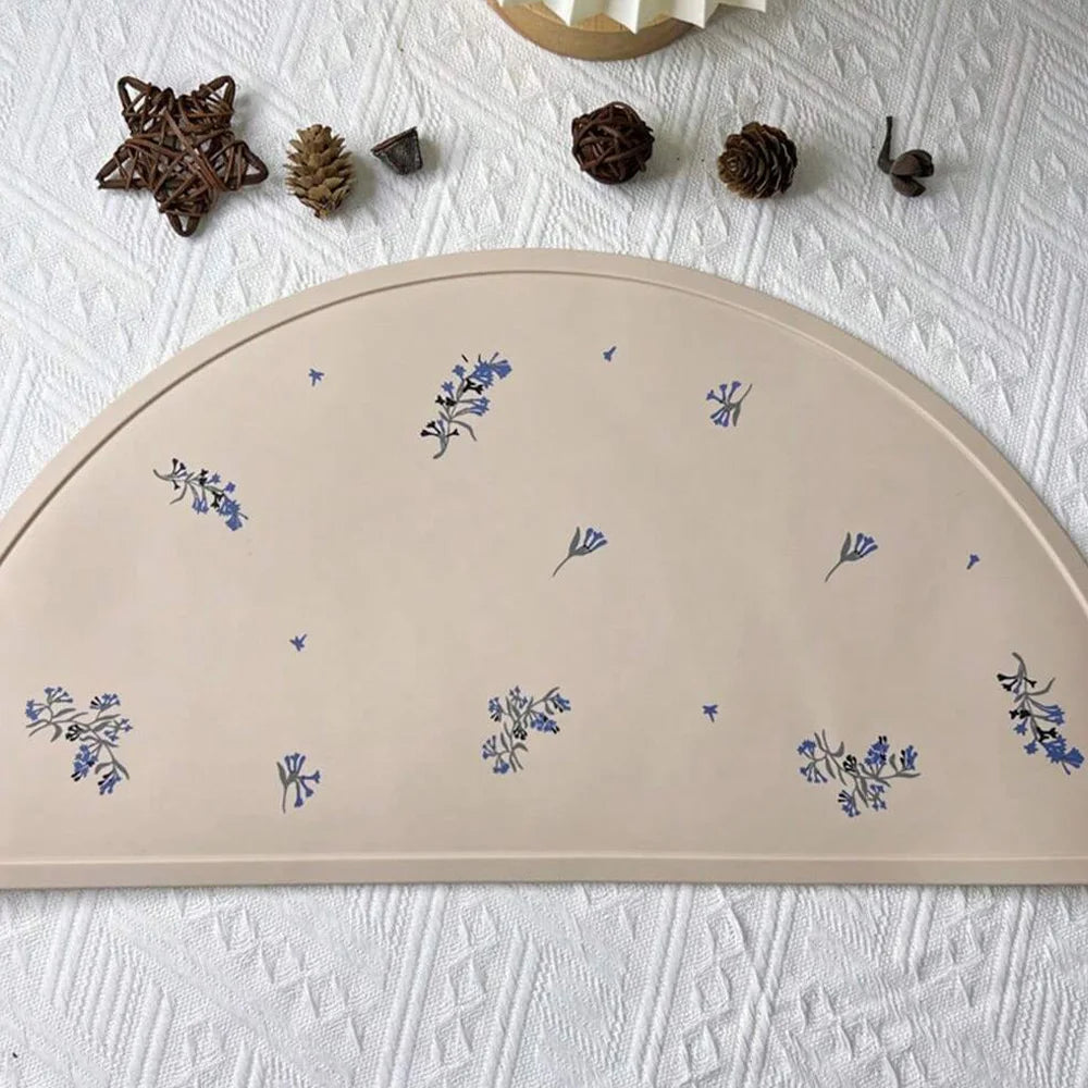 Non-Slip Silicone Table Mat – Foldable & Heat Resistant