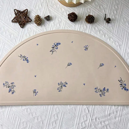 Non-Slip Silicone Table Mat – Foldable & Heat Resistant