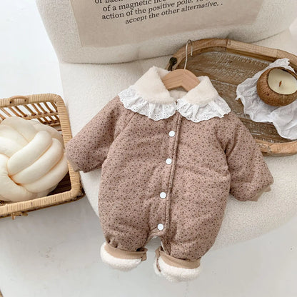 Grenouillère à col en dentelle douce – Tenue d'hiver chaude pour bébé