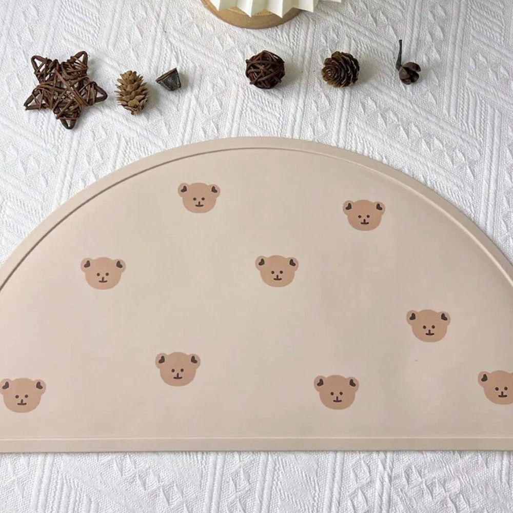 Non-Slip Silicone Table Mat – Foldable & Heat Resistant