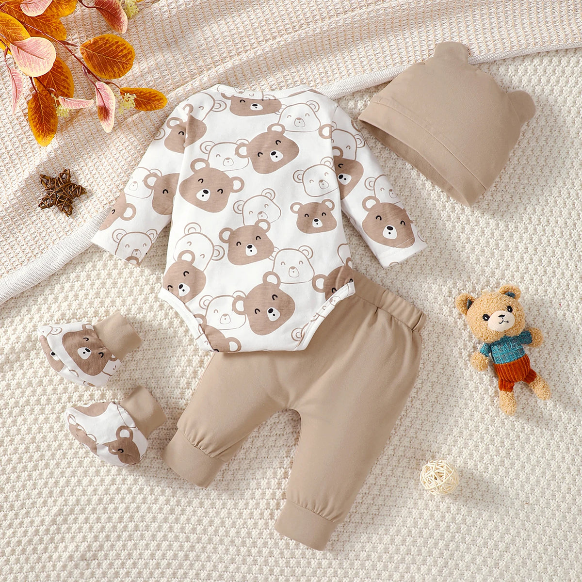Ensemble bébé garçon 0-9 mois – Petit Ours 4 pièces : body, pantalon, bonnet et chaussettes