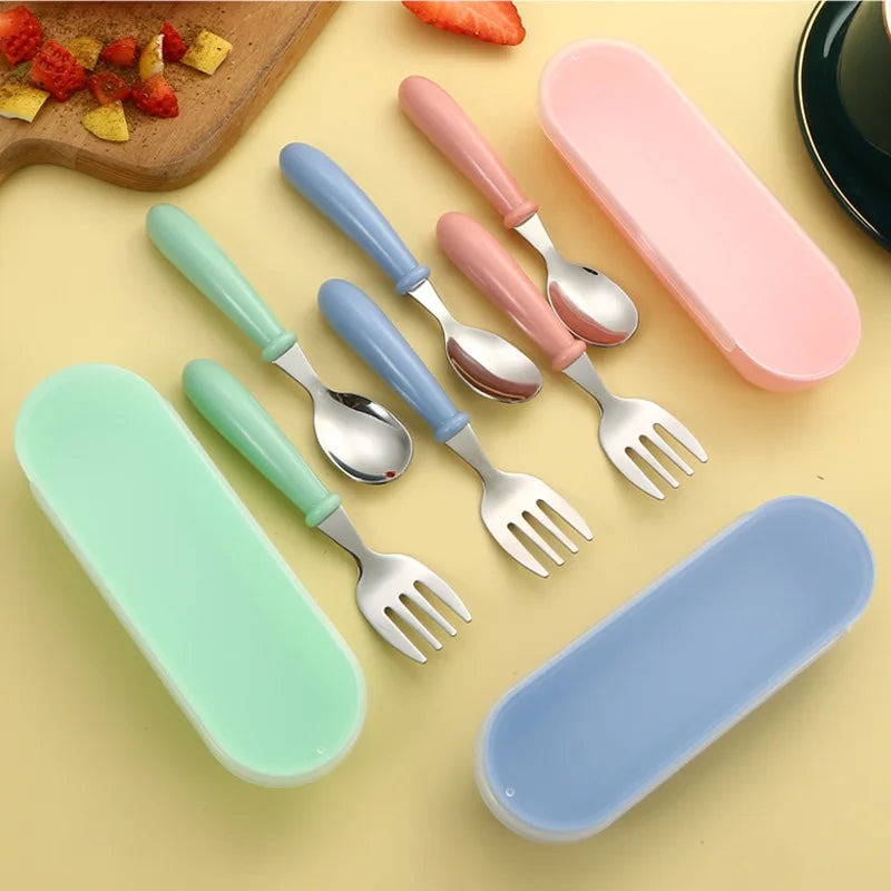 Accessoires essentiels pour l'alimentation de bébé – Couverts en acier inoxydable au design de poupée adorable