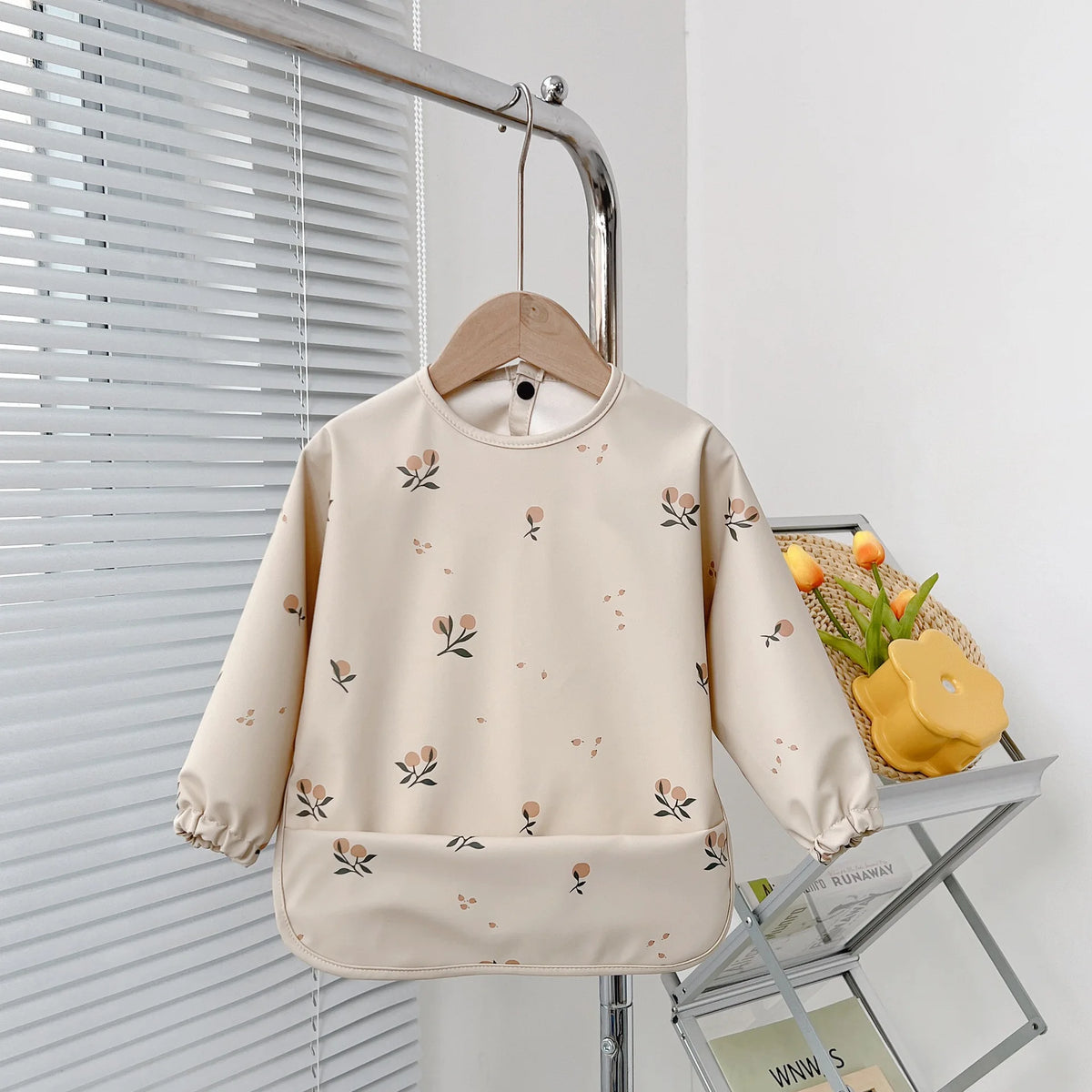 Tablier d'allaitement et d'art pour bébé à manches longues, doux et imperméable, collection 2025