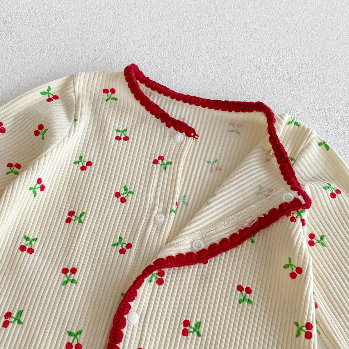 Combinaison cerise mignonne pour bébé fille