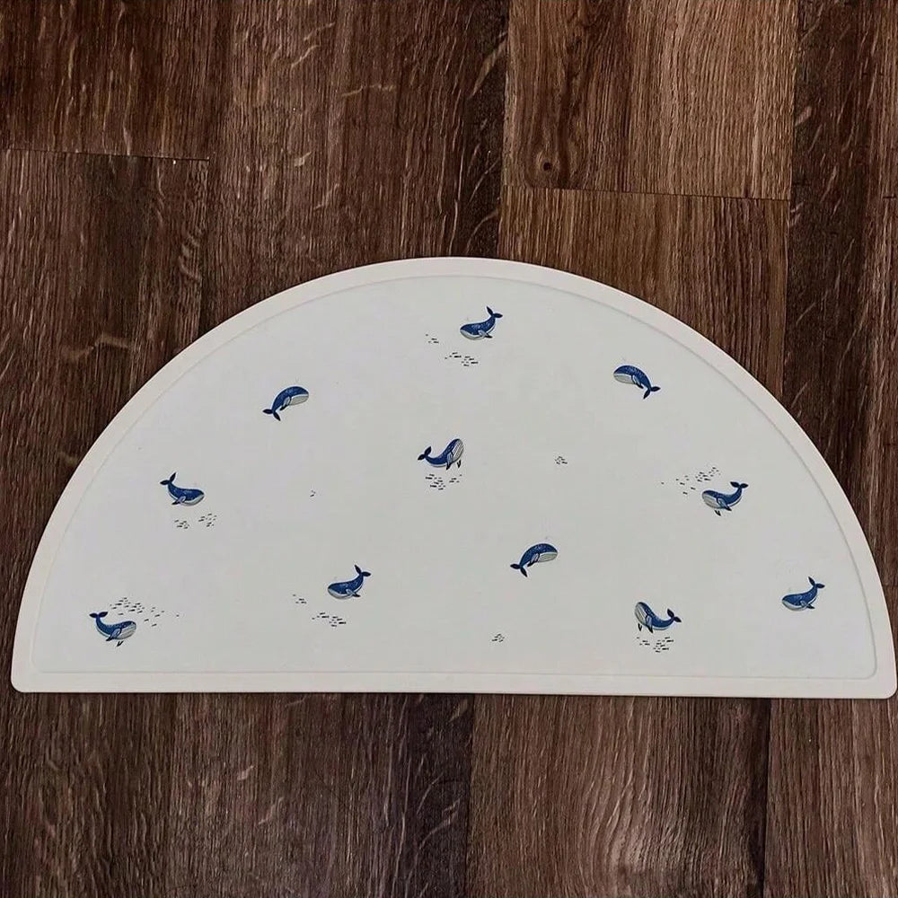 Non-Slip Silicone Table Mat – Foldable & Heat Resistant