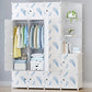 Armoire bébé minimaliste – Cube en plastique et rangement en tissu