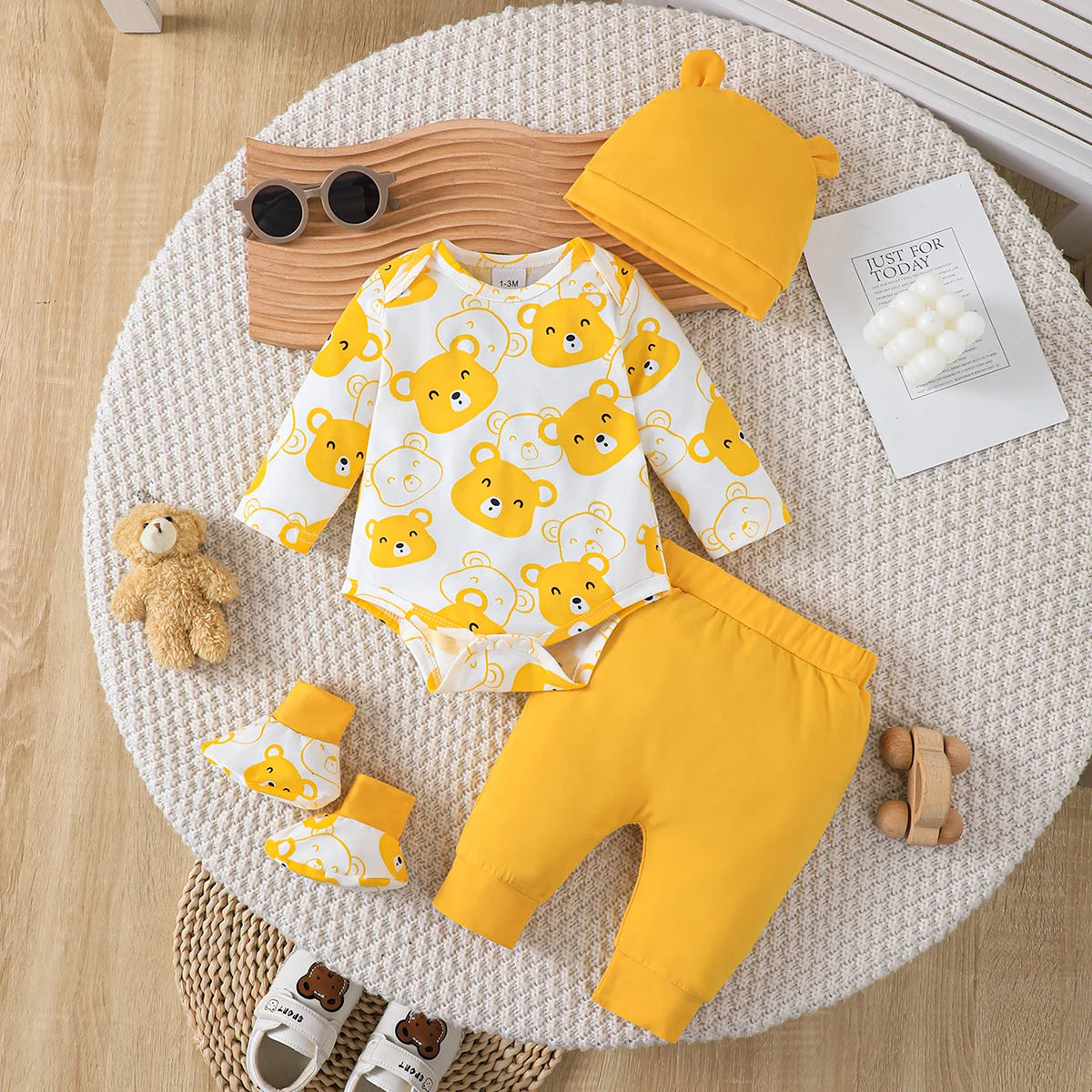 Ensemble bébé garçon 0-9 mois – Petit Ours 4 pièces : body, pantalon, bonnet et chaussettes