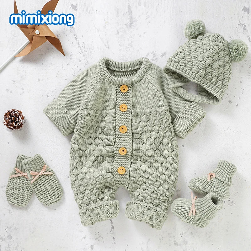 Ensemble combinaison et bonnet tricotés pour bébé