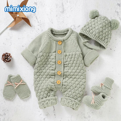 Ensemble combinaison et bonnet tricotés pour bébé
