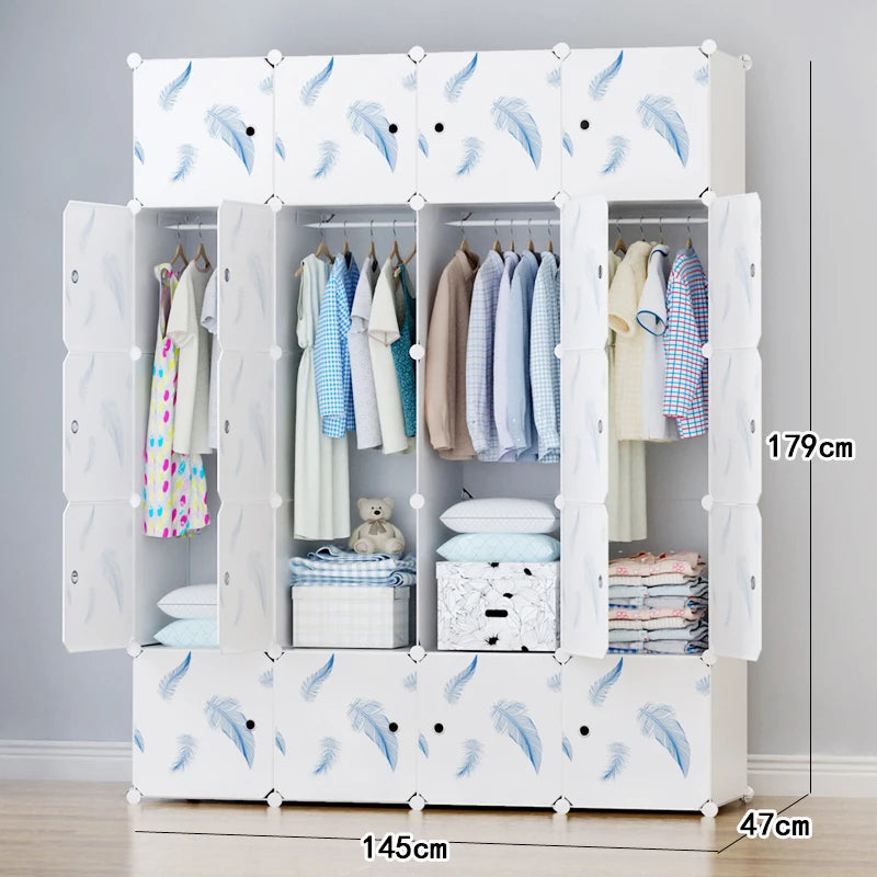 Armoire bébé minimaliste – Cube en plastique et rangement en tissu