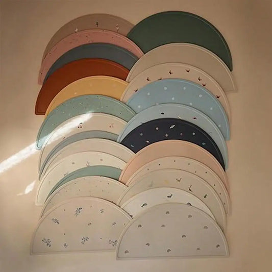 Non-Slip Silicone Table Mat – Foldable & Heat Resistant