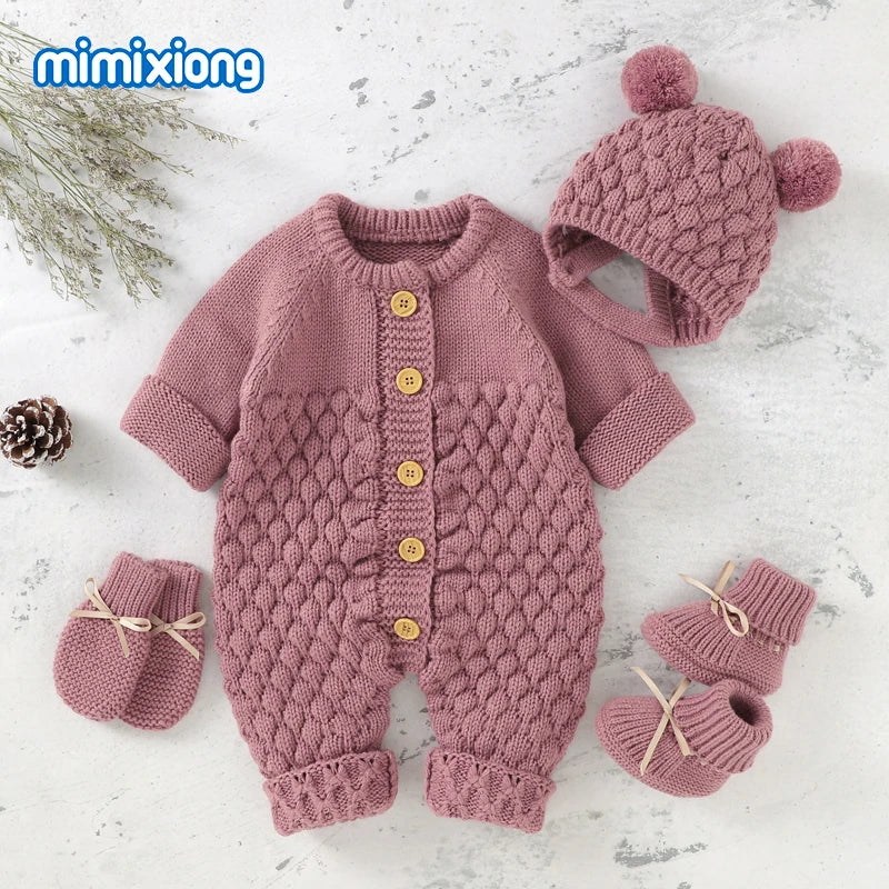 Ensemble combinaison et bonnet tricotés pour bébé