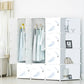 Armoire bébé minimaliste – Cube en plastique et rangement en tissu