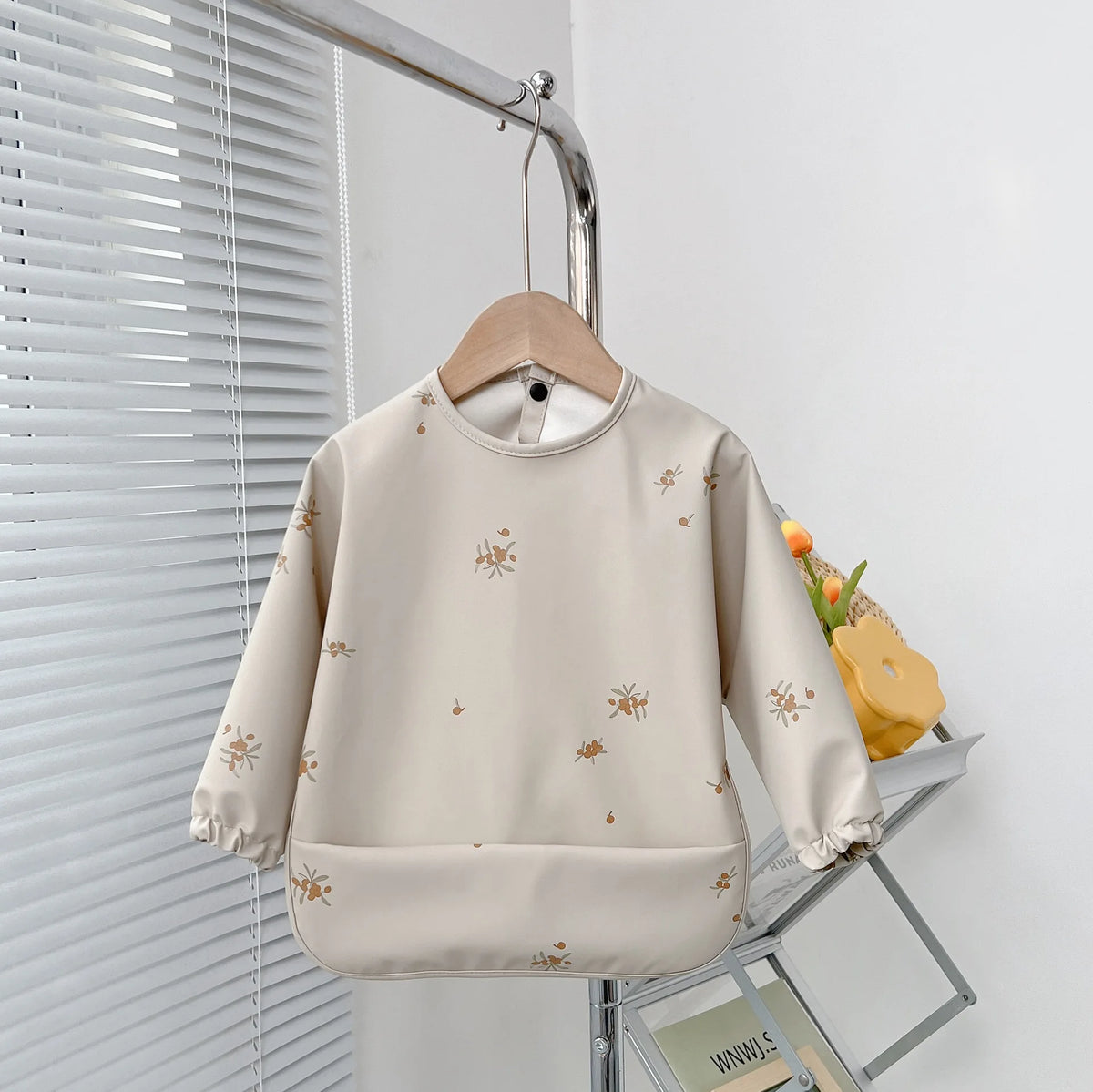 Tablier d'allaitement et d'art pour bébé à manches longues, doux et imperméable, collection 2025