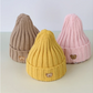 Bonnet bébé en coton tricoté avec un adorable ourson