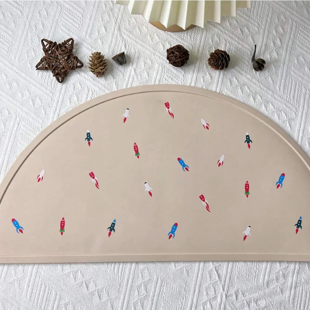 Non-Slip Silicone Table Mat – Foldable & Heat Resistant
