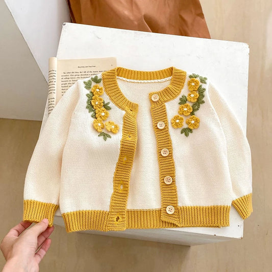 Autumn Baby Girl Cardigan – Round Neck Knitted Sweater with Flower Pockets