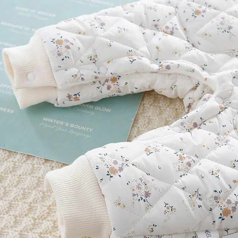 Ensemble 2 pièces pour bébé : barboteuse fleurie mignonne, combinaison rembourrée en polaire à motif losanges avec chapeau, vêtements d'extérieur épais pour tout-petit (0-2 ans).