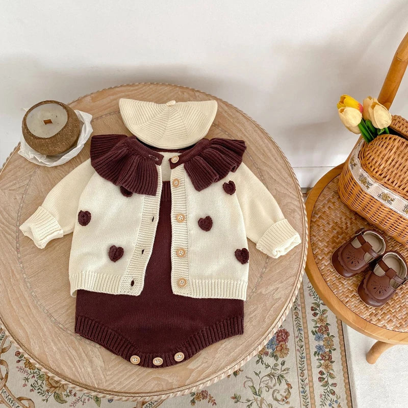 Nouveauté automne : vêtements pour bébés filles de 0 à 3 ans, veste et combinaison à manches longues tricotées main avec col en feuille de lotus et cœur.